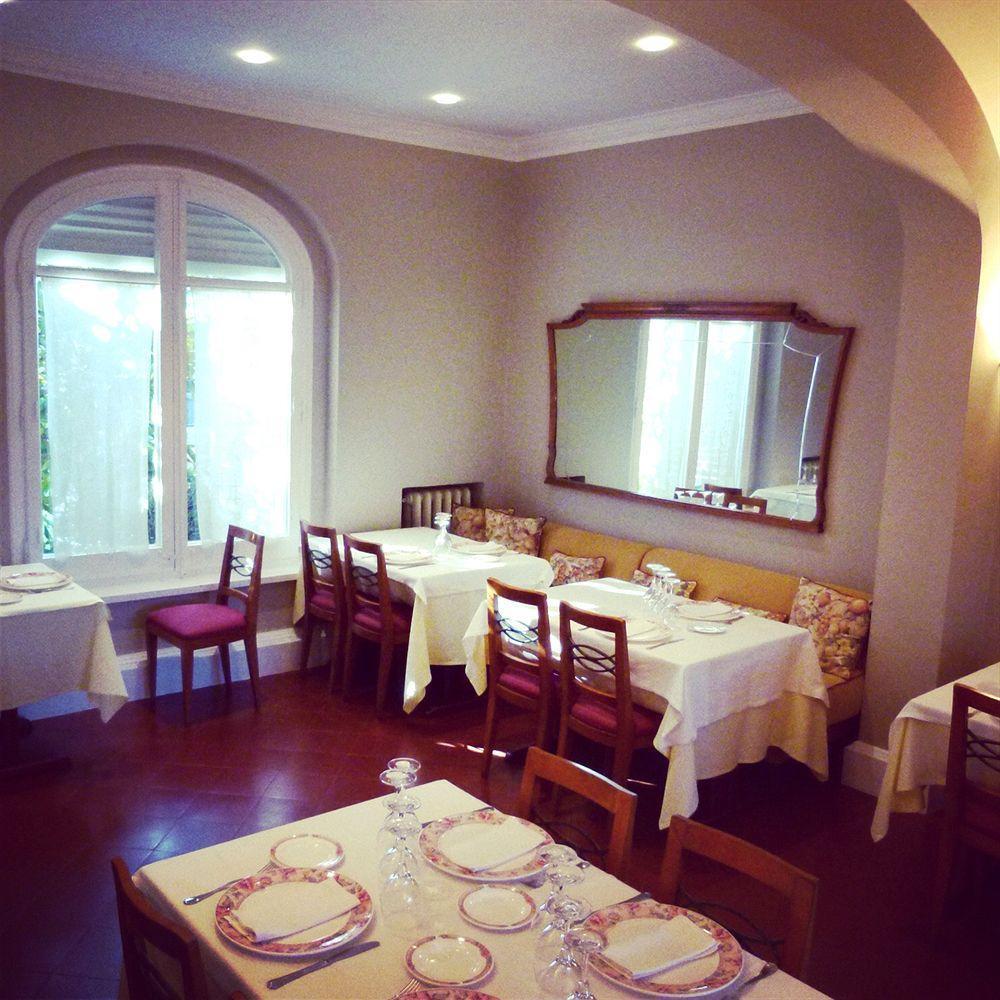 Hotel Xalet La Coromina วีลาเดรา ภายนอก รูปภาพ